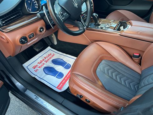 Used 2017 Maserati Quattroporte S GranLusso Q4 image 9