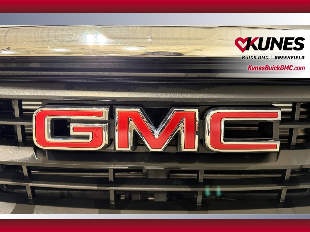 Used 2024 GMC Terrain SLE w/ Driver Convenience Package FWD image 41