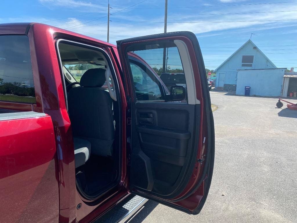 Used 2018 RAM 1500 Express w/ Express Value Package AWD/4WD image 19