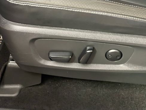 Used 2022 Nissan Pathfinder SL w/ SL Premium Package image 15