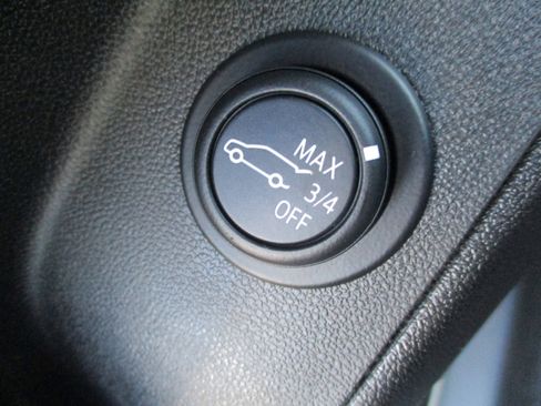 Used 2023 Chevrolet Equinox LT image 31