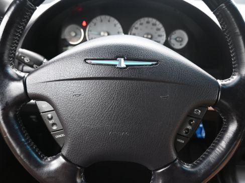 Used 2004 Ford Thunderbird image 13