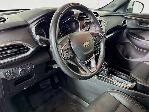 Used 2022 Chevrolet TrailBlazer ACTIV w/ Sun and Liftgate Package image 9