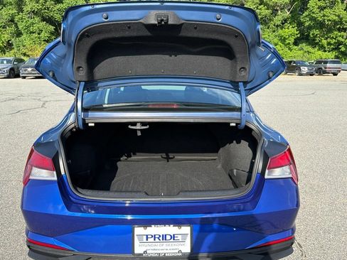 Used 2023 Hyundai Elantra SEL w/ Preferred Accessory Package FWD image 28