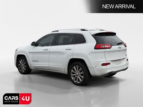 Used 2018 Jeep Cherokee Overland image 5
