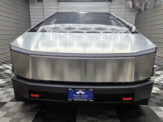 Used 2025 Tesla Cybertruck AWD Crew Cab image 2