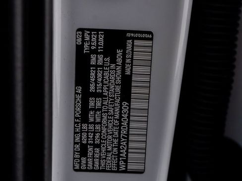 Used 2024 Porsche Cayenne AWD image 58