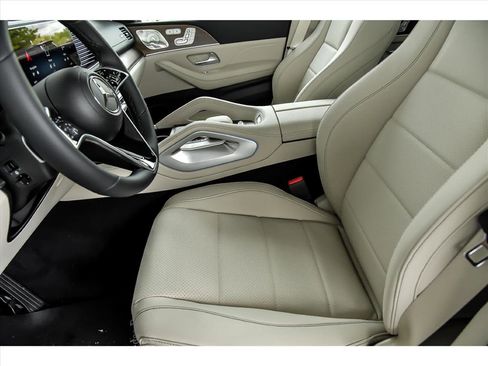 Certified 2025 Mercedes-Benz GLS 450 4MATIC image 13