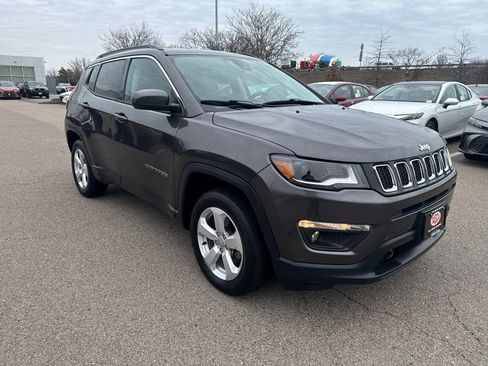 Used 2018 Jeep Compass Latitude w/ Popular Equipment Group image 11