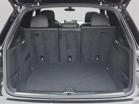 Used 2023 Audi SQ5 Premium Plus w/ Premium Plus Package image 28