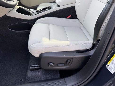 New 2026 Volvo XC40 B5 Ultra w/ Protection Package Premier AWD/4WD image 16
