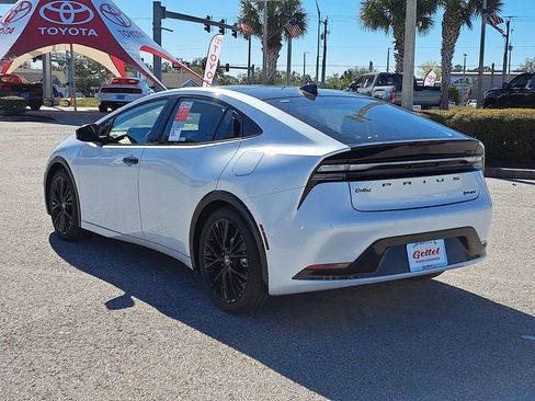 New 2026 Toyota Prius Plug-In Hybrid image 4