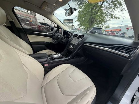 Used 2018 Ford Fusion Titanium AWD/4WD image 24