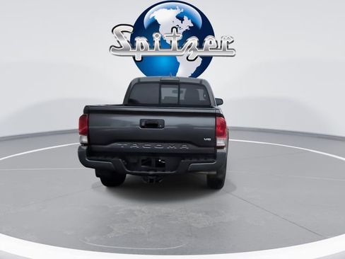 Used 2016 Toyota Tacoma TRD Sport image 8