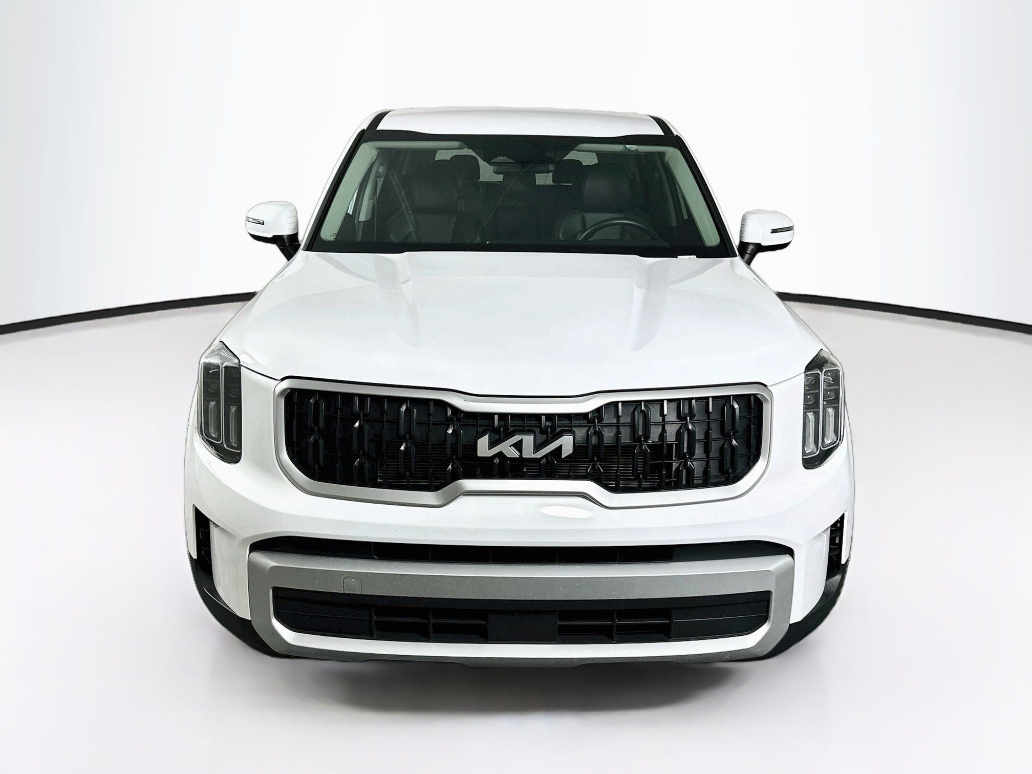 Used 2025 Kia Telluride LX FWD image 2