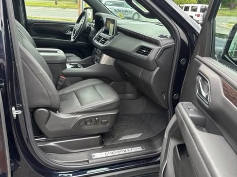 Used 2023 Chevrolet Tahoe Z71 w/ Luxury Package AWD/4WD image 18