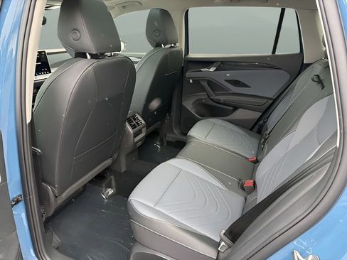 New 2026 Volkswagen Tiguan SE AWD/4WD image 23