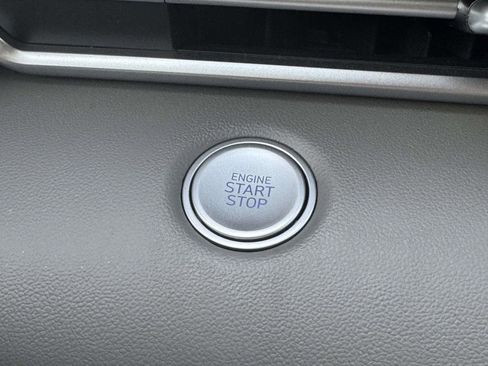 Certified 2025 Hyundai Elantra Sport image 29