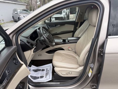 Used 2020 Lincoln Nautilus Reserve FWD image 12