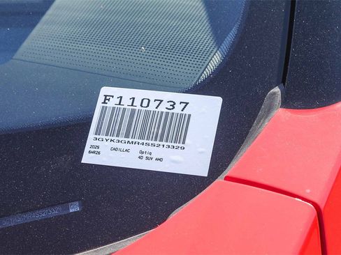 Used 2025 Cadillac Optiq Sport 2 w/ LPO, Floor Liner Package image 34