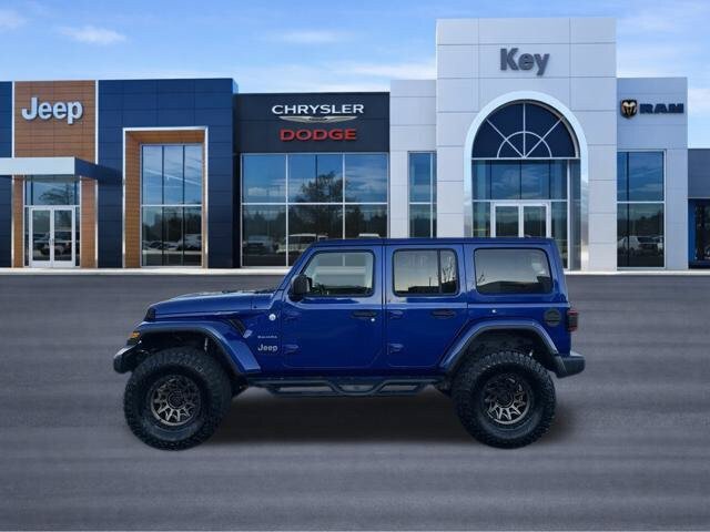 Used 2018 Jeep Wrangler Unlimited Sahara w/ Dual Top Group AWD/4WD image 2