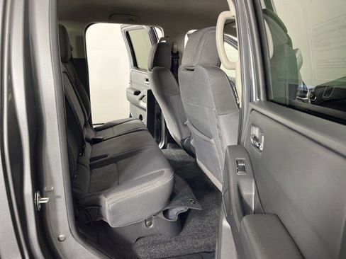 Used 2024 Nissan Frontier SV image 39