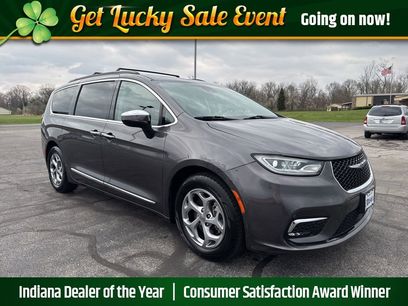 Used 2023 Chrysler Pacifica Limited