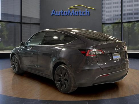 Used 2024 Tesla Model Y Long Range RWD image 8