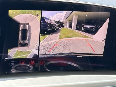New 2026 Cadillac Lyriq V AWD/4WD image 24