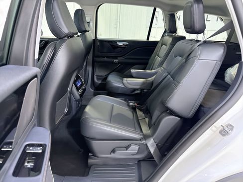 New 2026 Lincoln Aviator 2WD image 25