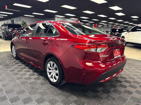 Used 2022 Toyota Corolla LE FWD image 11