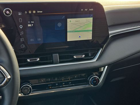 Used 2025 Chevrolet Equinox LT image 22