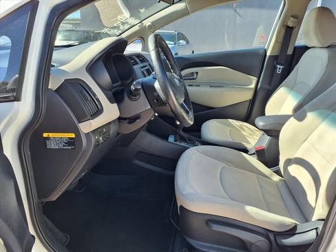 Used 2013 Kia Rio EX w/ Convenience Pkg image 10