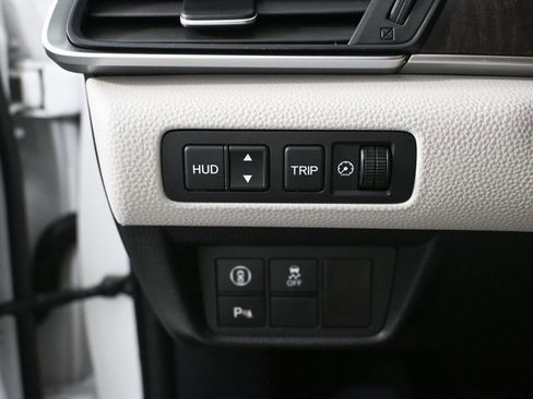 Used 2018 Honda Accord Touring image 9