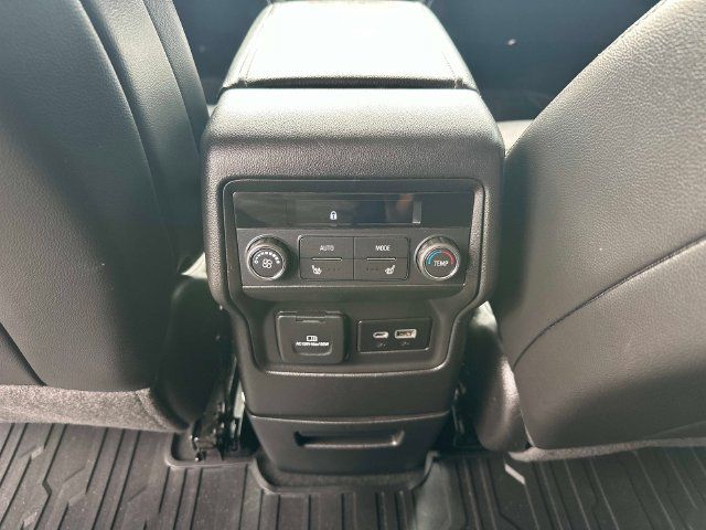 Used 2023 GMC Acadia Denali w/ Denali Technology Package AWD/4WD image 11