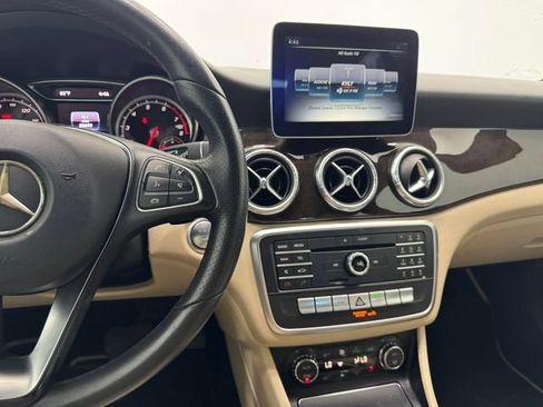 Used 2018 Mercedes-Benz CLA 250 image 24