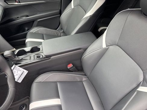 Used 2026 Toyota Camry SE image 12