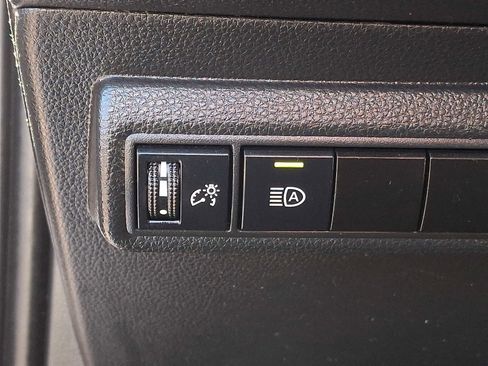 Used 2021 Toyota Corolla LE image 21