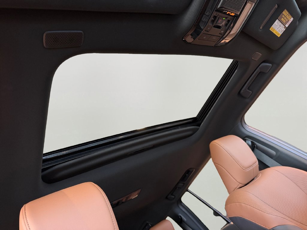 Certified 2025 Lexus GX 550 AWD/4WD image 7