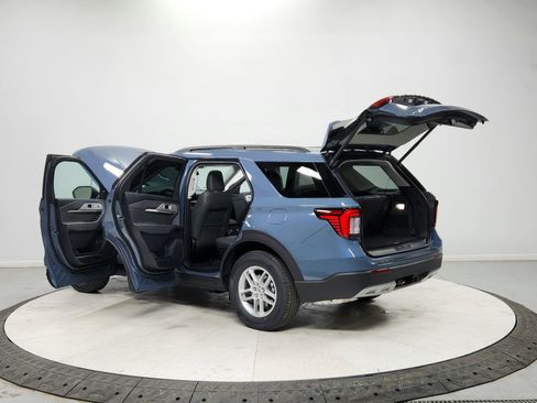 New 2026 Ford Explorer Active w/ Active Comfort Package RWD image 13