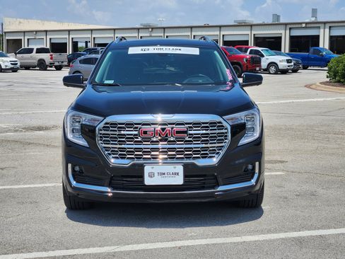 Used 2024 GMC Terrain Denali w/ Denali Premium Package AWD/4WD image 32