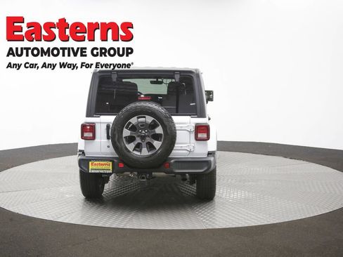 Used 2018 Jeep Wrangler Unlimited Sahara AWD/4WD image 93