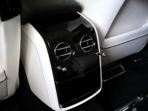 Certified 2022 Rolls-Royce Phantom Extended Wheelbase w/ The Phantom Package RWD image 37