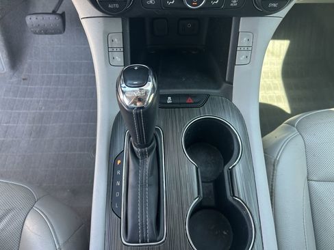 Used 2019 GMC Acadia SLT FWD image 10