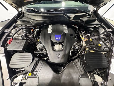 Used 2023 Maserati Quattroporte Modena Q4 image 36