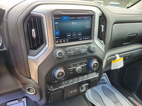 Used 2022 Chevrolet Silverado 1500 RST AWD/4WD image 29