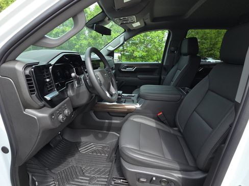 New 2026 Chevrolet Silverado 1500 LT Trail Boss w/ Safety Package AWD/4WD image 16