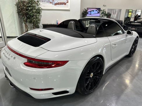 Used 2017 Porsche 911 Carrera 4S AWD/4WD image 2
