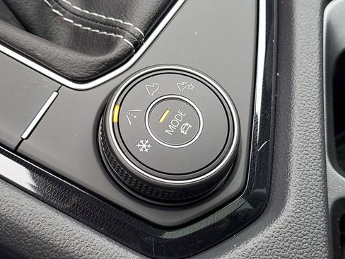 New 2026 Volkswagen Taos SEL image 34