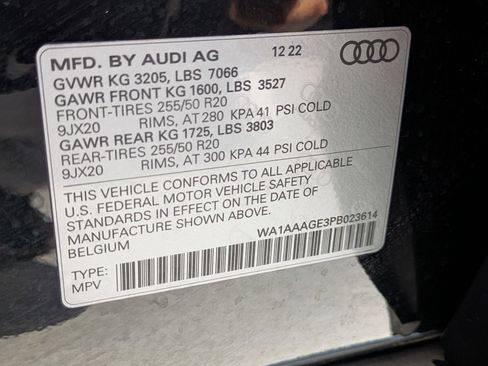 Used 2023 Audi e-tron Premium w/ Convenience Plus Package AWD/4WD image 17